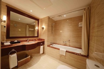Lotte City Hotels Tashkent Palace