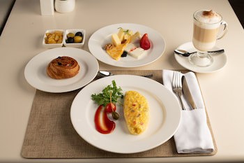 Lotte City Hotels Tashkent Palace