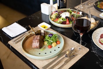 Lotte City Hotels Tashkent Palace