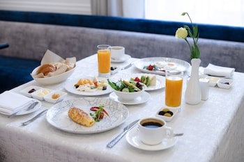 Lotte City Hotels Tashkent Palace