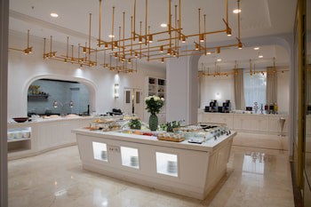 Lotte City Hotels Tashkent Palace