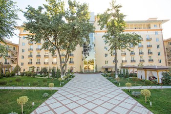 Lotte City Hotels Tashkent Palace