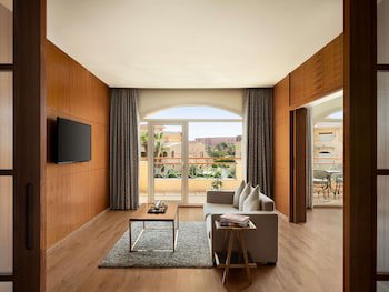 Movenpick Hotel Cairo - Media City fotoğrafı