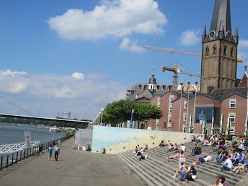 AltDusseldorf galeri fotoğrafı