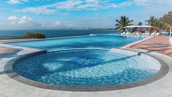 Golden Tulip Dar Es Salaam