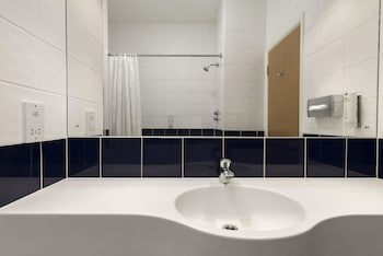 Days Inn By Wyndham Donington A50