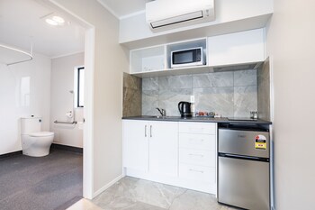 Bk's Pohutukawa Lodge