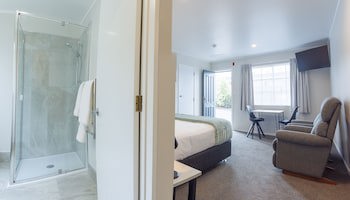 Bk's Pohutukawa Lodge