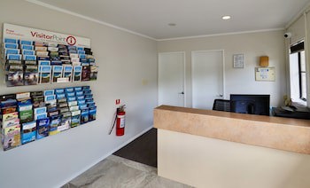 Bk's Pohutukawa Lodge