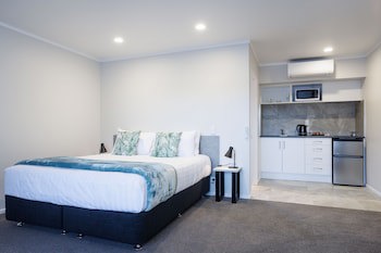 Bk's Pohutukawa Lodge