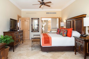 Villa La Estancia Beach Resort & Spa