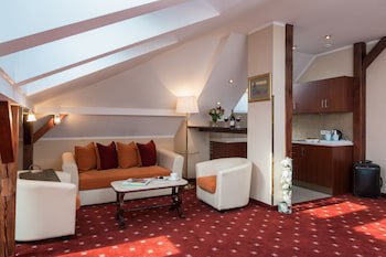 Booking Hotel Crown Piast & Spa