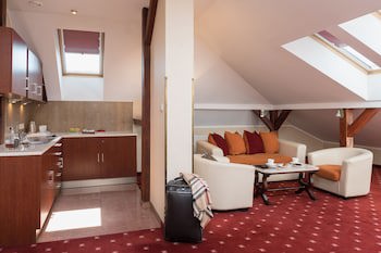 Booking Hotel Crown Piast & Spa