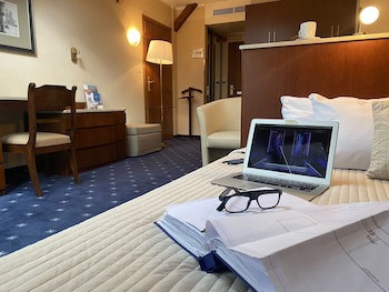 Booking Hotel Crown Piast & Spa