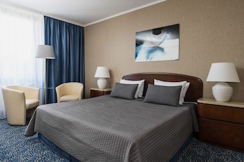 Booking Hotel Crown Piast & Spa