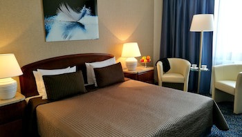 Booking Hotel Crown Piast & Spa