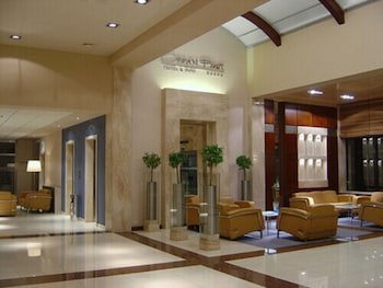 Booking Hotel Crown Piast & Spa