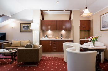 Booking Hotel Crown Piast & Spa