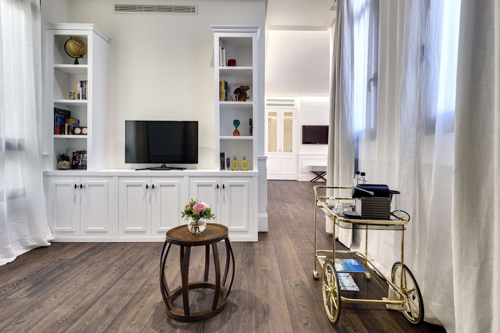 H10 Villa de la Reina Boutique Hotel