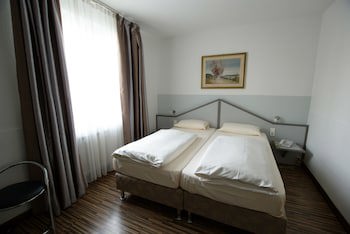 Bahn Hotel galeri fotoğrafı