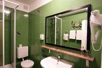 Bahn Hotel galeri fotoğrafı