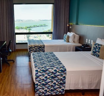 Comfort Suites Vitoria