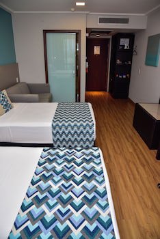 Comfort Suites Vitoria