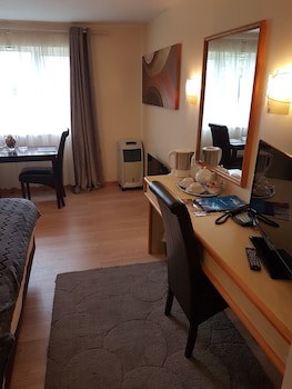 Travel Plaza Hotel