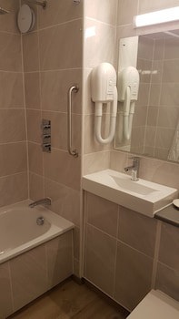 Travel Plaza Hotel