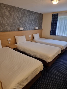 Travel Plaza Hotel