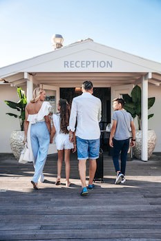 Papagayo Beach Resort
