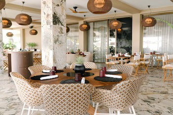 Papagayo Beach Resort