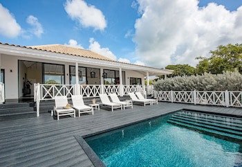 Papagayo Beach Resort