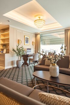 Fru Haugans Hotel