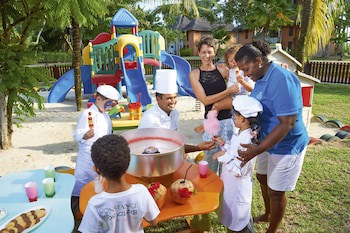 Constance Lemuria,Seychelles
