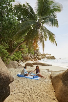 Constance Lemuria,Seychelles