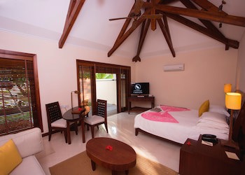 Constance Lemuria,Seychelles