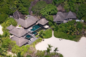 Constance Lemuria,Seychelles