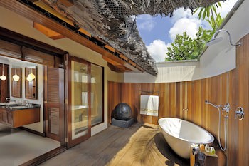 Constance Lemuria,Seychelles