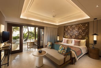 Constance Lemuria,Seychelles