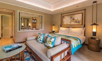 Constance Lemuria,Seychelles