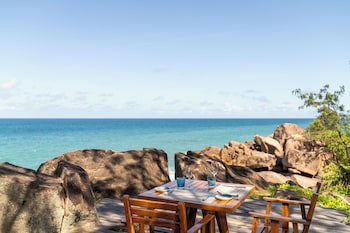 Constance Lemuria,Seychelles