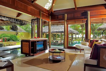Constance Lemuria,Seychelles
