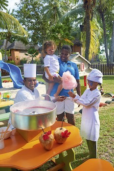 Constance Lemuria,Seychelles