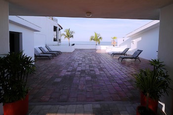 Emperador Vallarta Beachfront Hotel And Suites