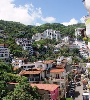 Emperador Vallarta Beachfront Hotel And Suites