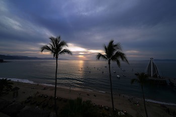 Emperador Vallarta Beachfront Hotel And Suites