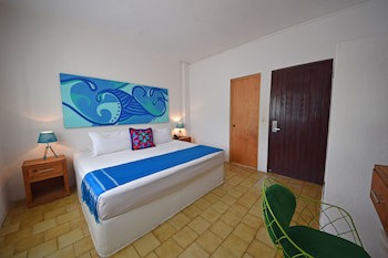 Emperador Vallarta Beachfront Hotel And Suites
