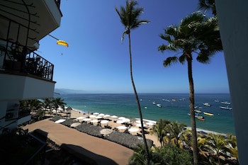 Emperador Vallarta Beachfront Hotel And Suites
