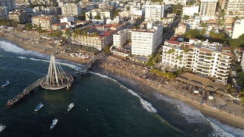 Emperador Vallarta Beachfront Hotel And Suites